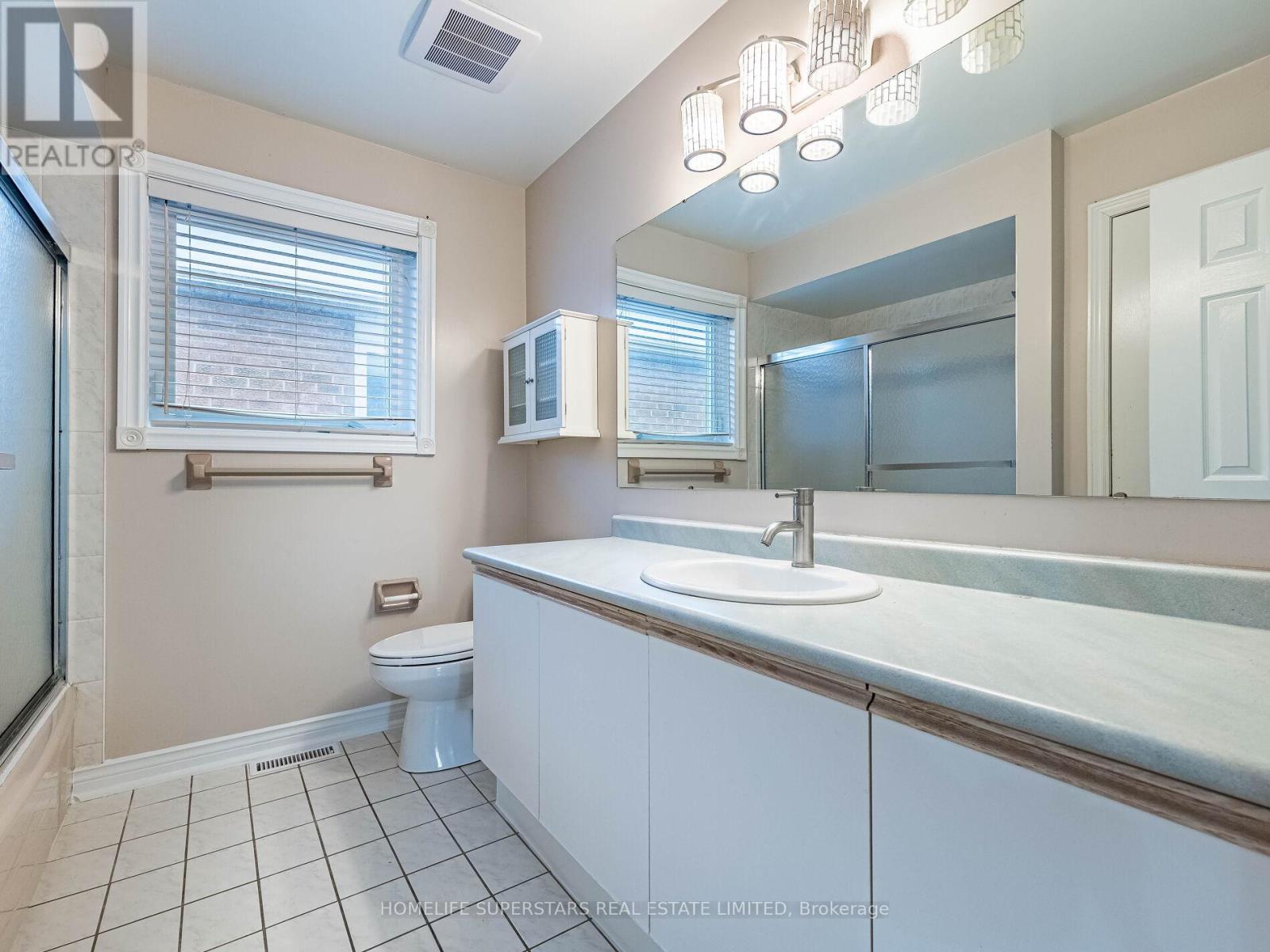 54 Hollybush Street, Brampton, Ontario  L6R 1A6 - Photo 22 - W12656650