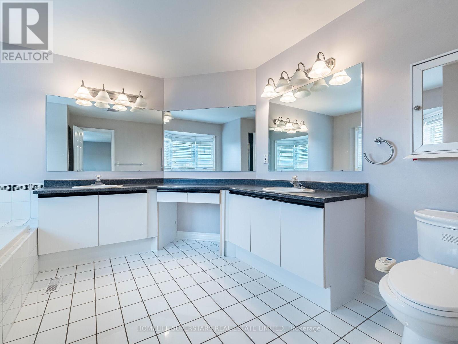 54 Hollybush Street, Brampton, Ontario  L6R 1A6 - Photo 27 - W12656650