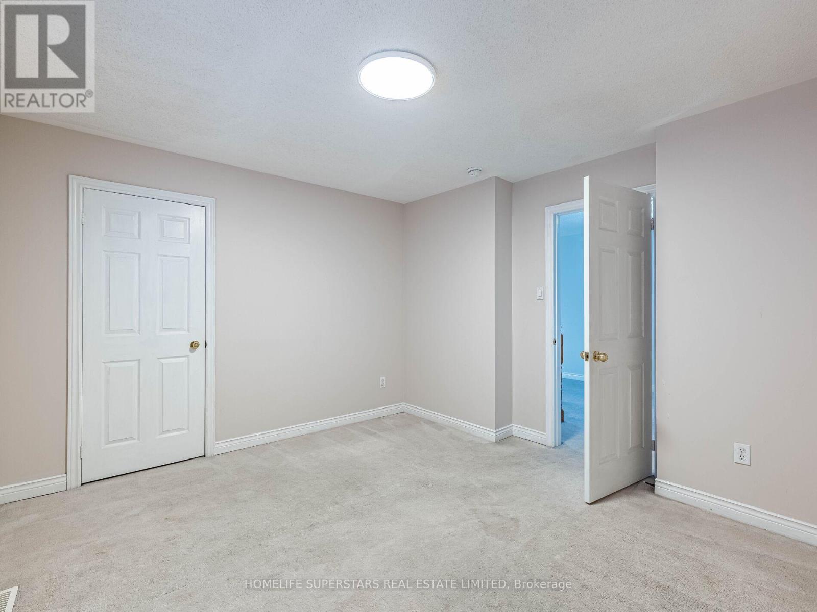 54 Hollybush Street, Brampton, Ontario  L6R 1A6 - Photo 30 - W12656650