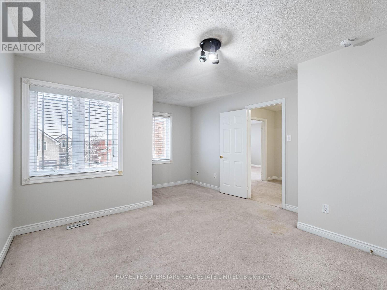 54 Hollybush Street, Brampton, Ontario  L6R 1A6 - Photo 32 - W12656650