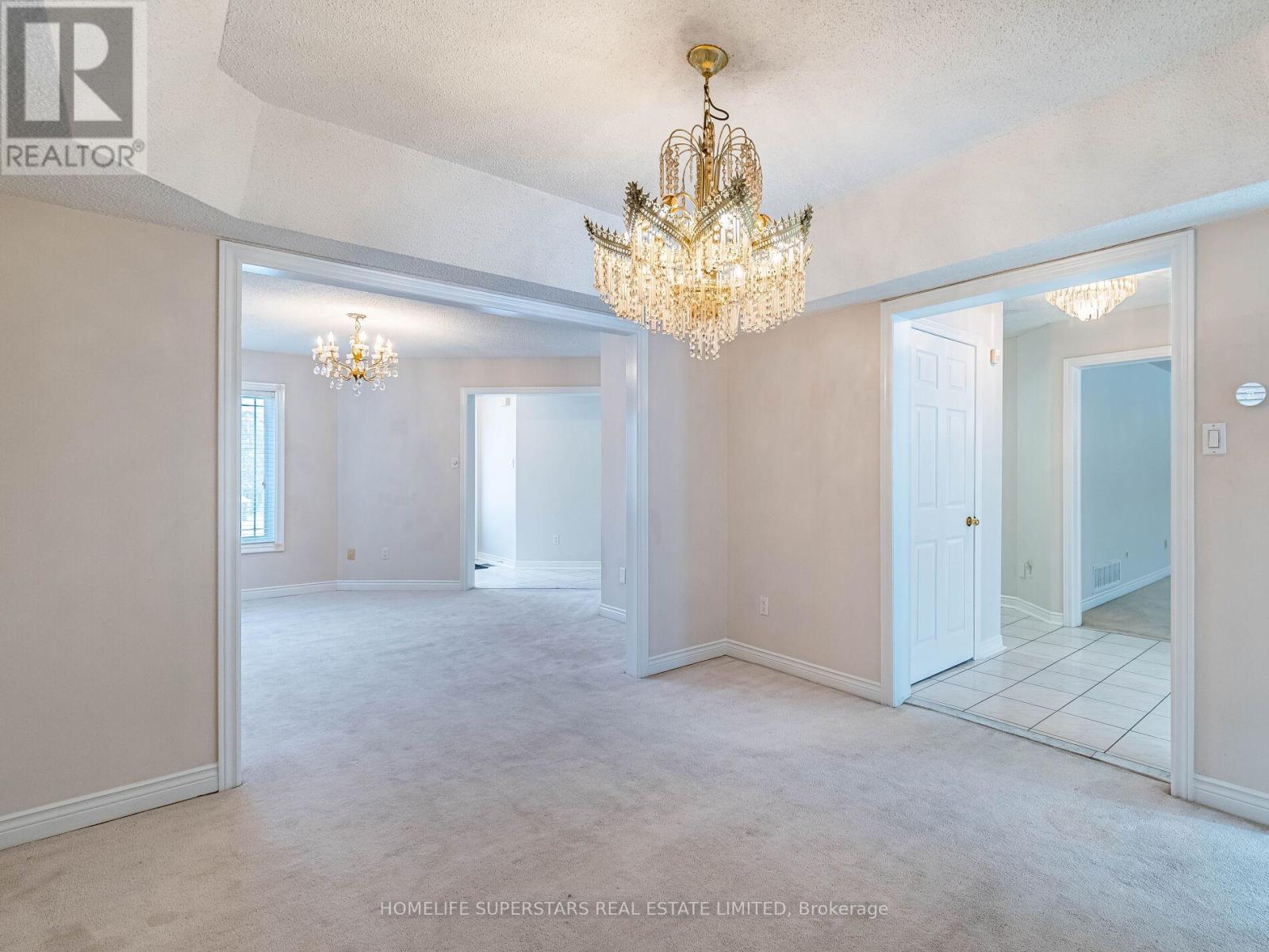 54 Hollybush Street, Brampton, Ontario  L6R 1A6 - Photo 6 - W12656650