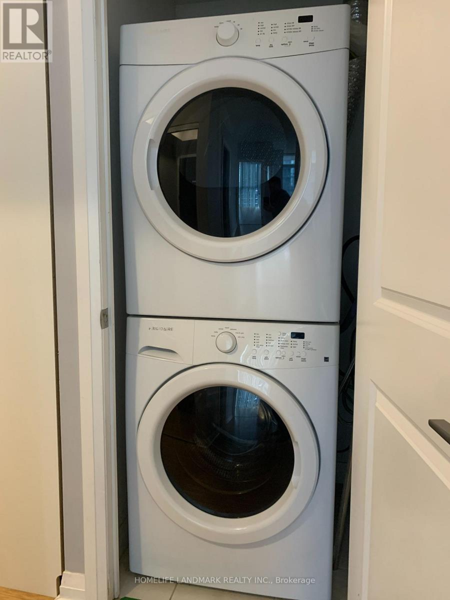 802 - 55 Eglinton Avenue W, Mississauga, Ontario  L5R 0E4 - Photo 14 - W12656672