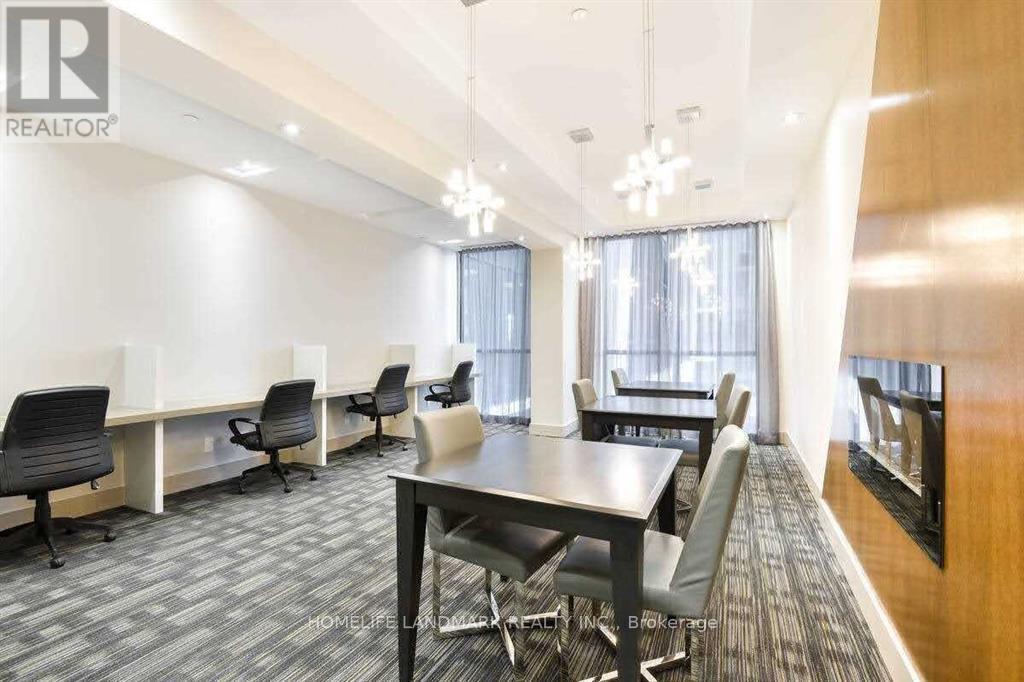 802 - 55 Eglinton Avenue W, Mississauga, Ontario  L5R 0E4 - Photo 17 - W12656672