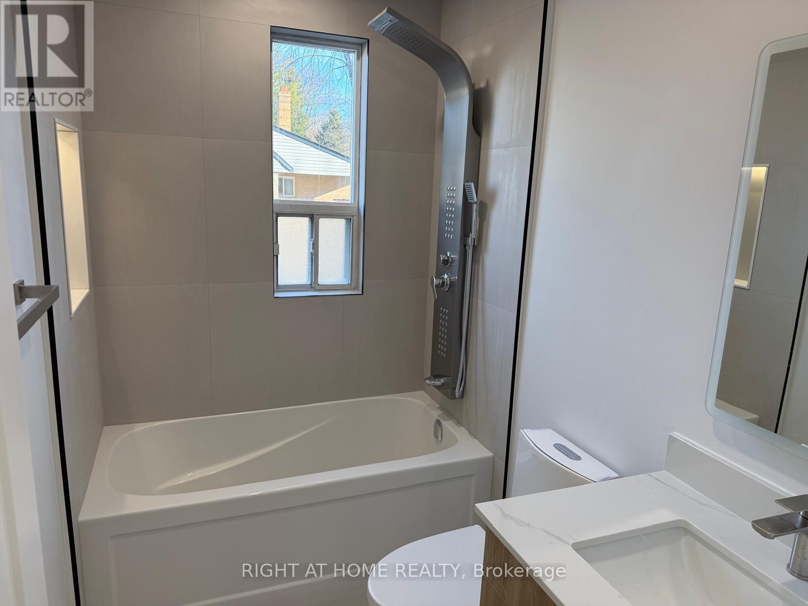 Main - 156 Westside Drive, Oakville, Ontario  L6K 1P3 - Photo 6 - W12656684