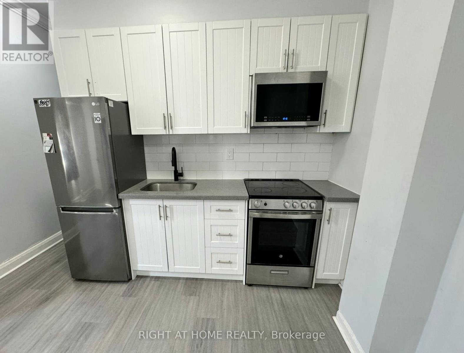 Lower - 2 Emerson Avenue, Toronto, Ontario  M6H 3S8 - Photo 3 - W12656692