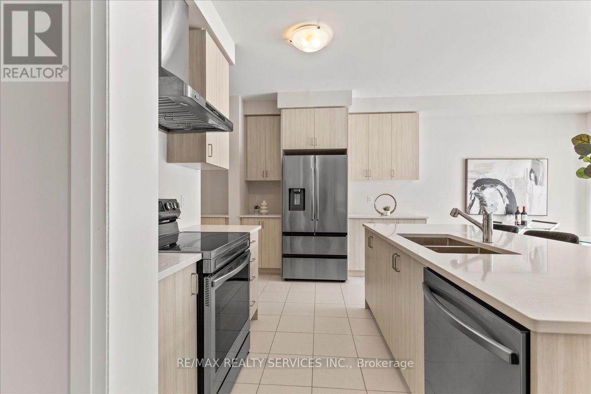 478 Robert Woolner Street, North Dumfries, Ontario  N0B 1E0 - Photo 10 - X12656588