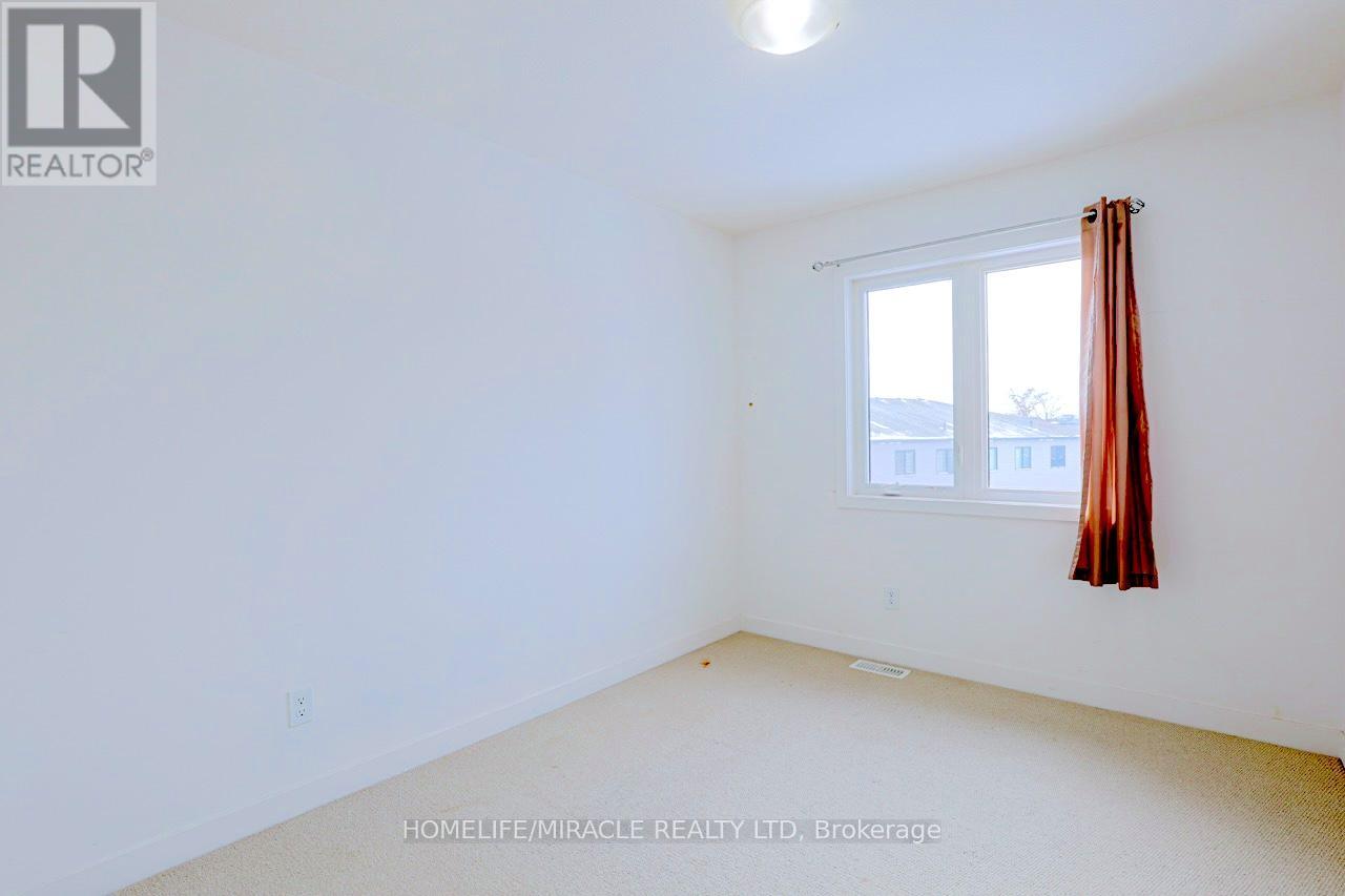 105 Pony Way, Kitchener, Ontario  N2R 0R8 - Photo 19 - X12656654