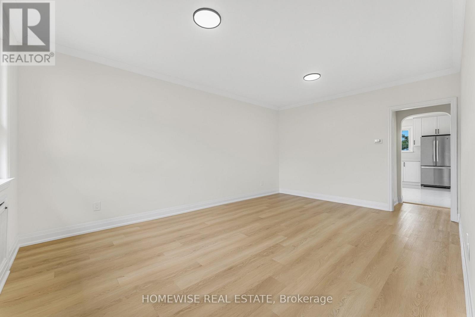 45 Albert Street, Welland, Ontario  L3B 4L1 - Photo 4 - X12656698