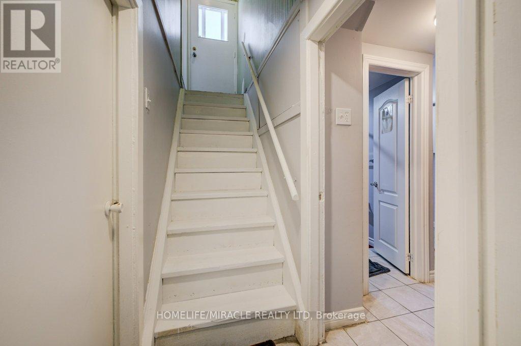 33 Garland Crescent, London East, Ontario  N5V 1N4 - Photo 18 - X12656700