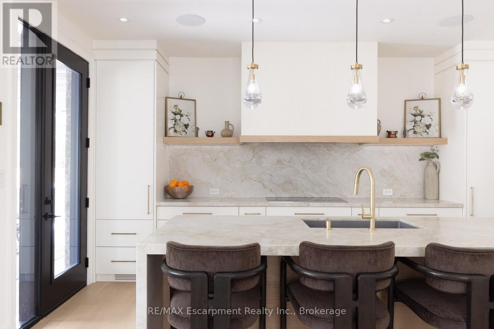 540 Patricia Drive, Oakville, Ontario  L6K 1M2 - Photo 10 - W12656770