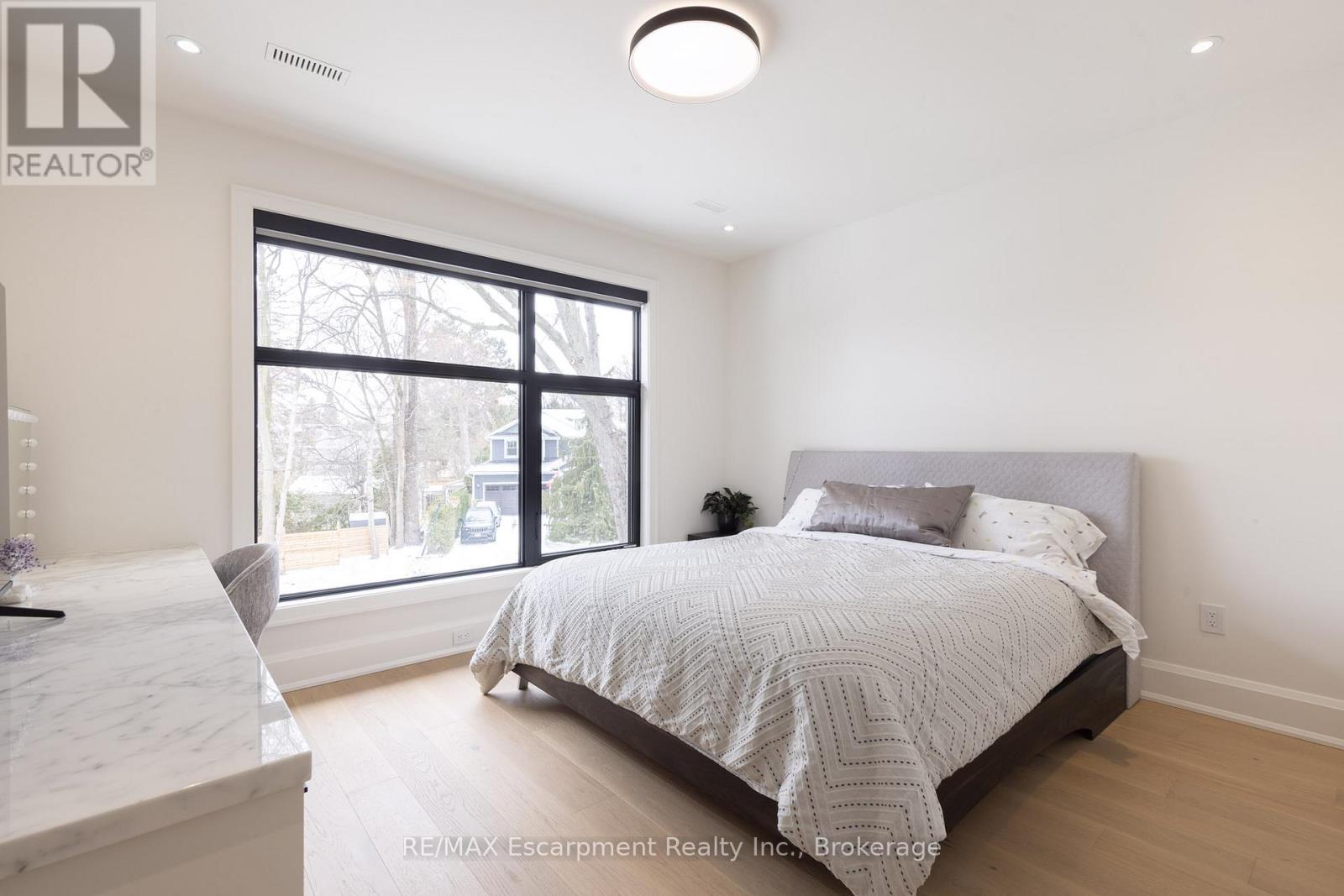 540 Patricia Drive, Oakville, Ontario  L6K 1M2 - Photo 27 - W12656770