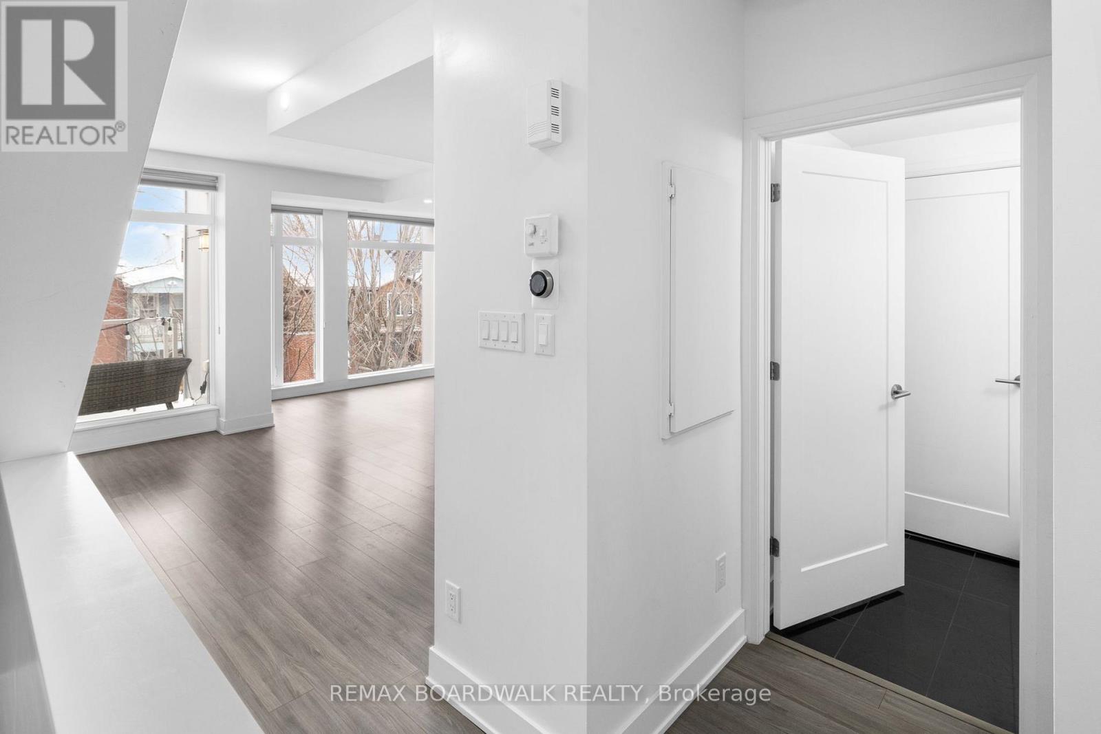 104 Holmwood Avenue, Ottawa, Ontario  K1S 5V1 - Photo 11 - X12656718