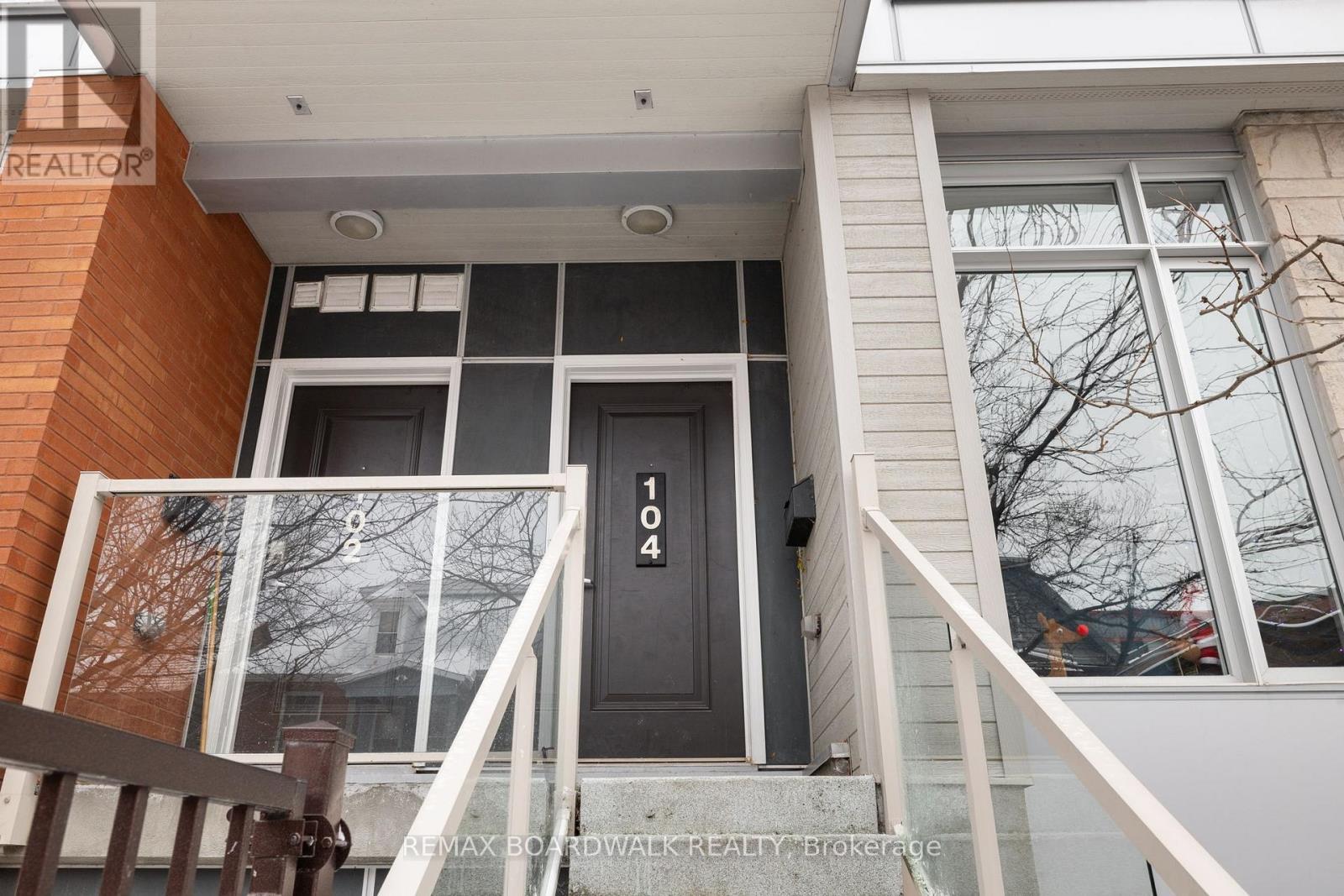 104 Holmwood Avenue, Ottawa, Ontario  K1S 5V1 - Photo 2 - X12656718