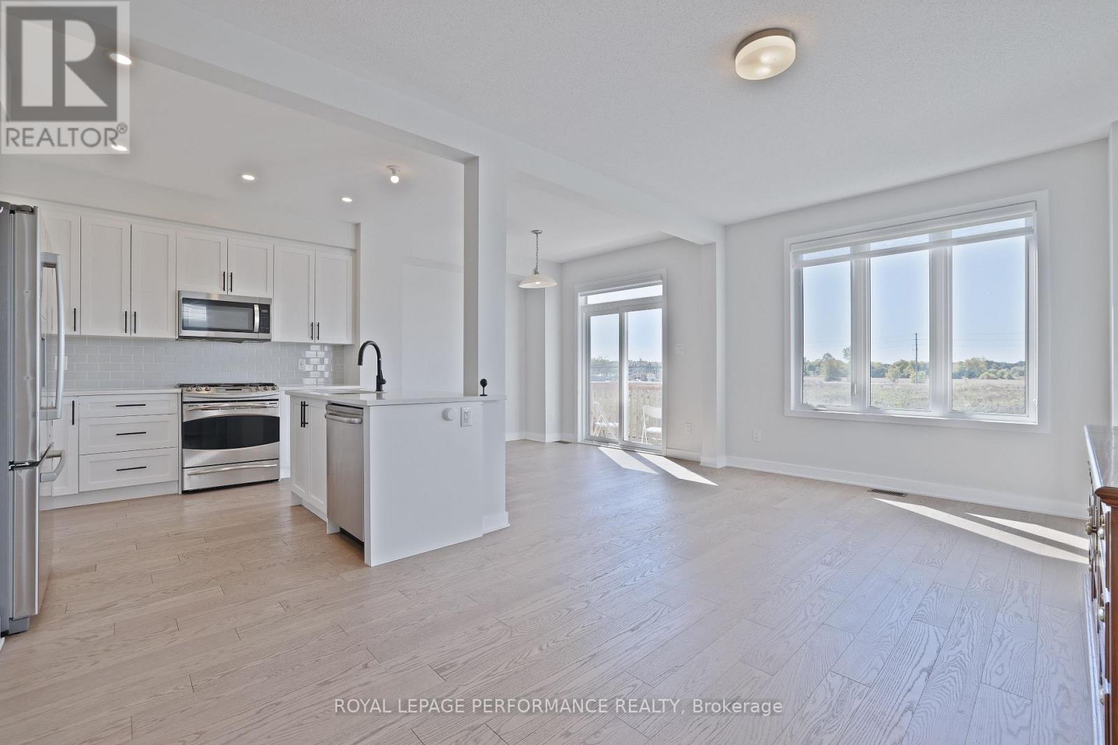 116 Main Halyard Lane, Ottawa, Ontario  K2J 7B6 - Photo 10 - X12656774