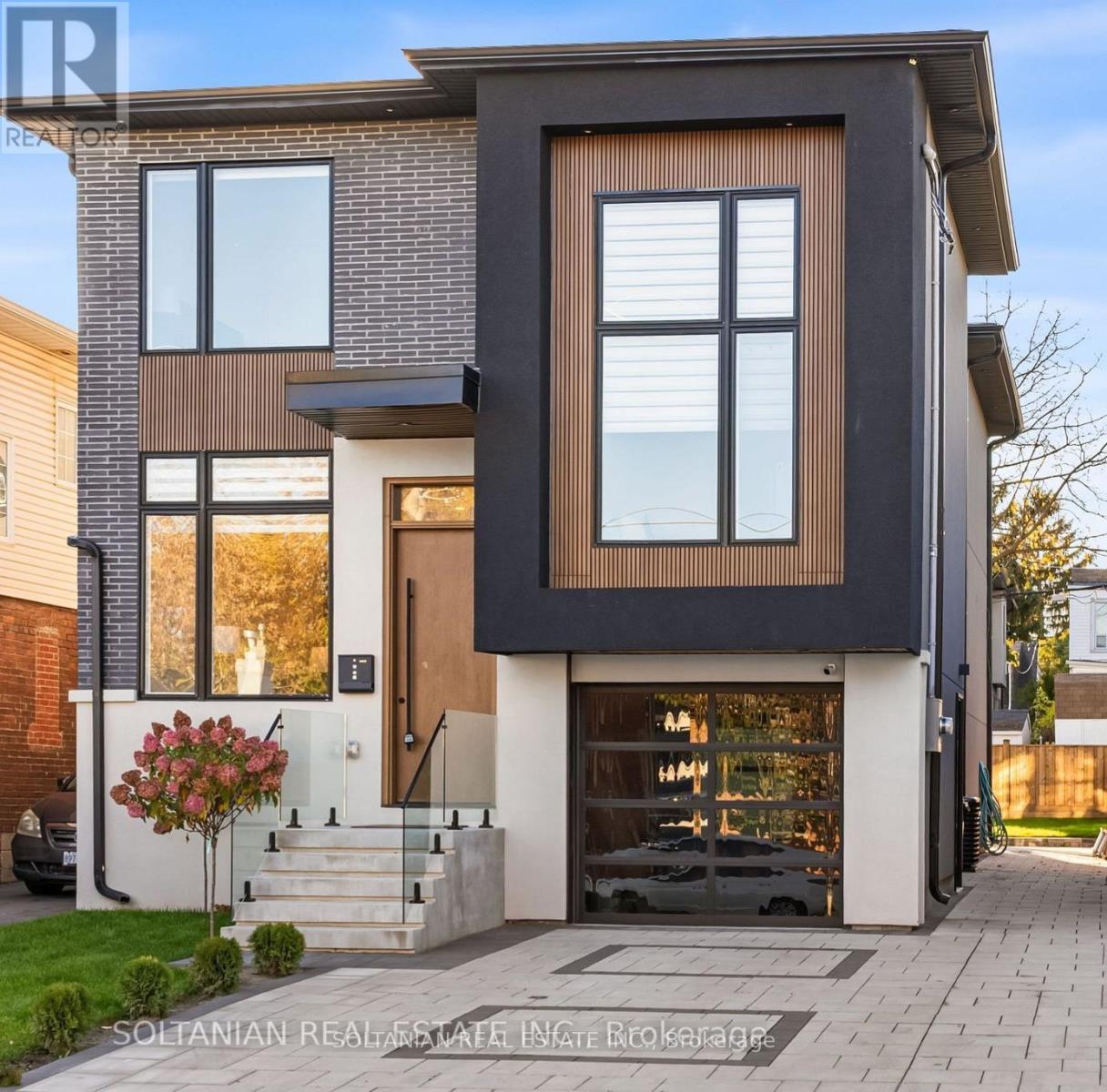 62 Inwood Avenue, Toronto, Ontario  M4J 3Y5 - Photo 1 - E12486262