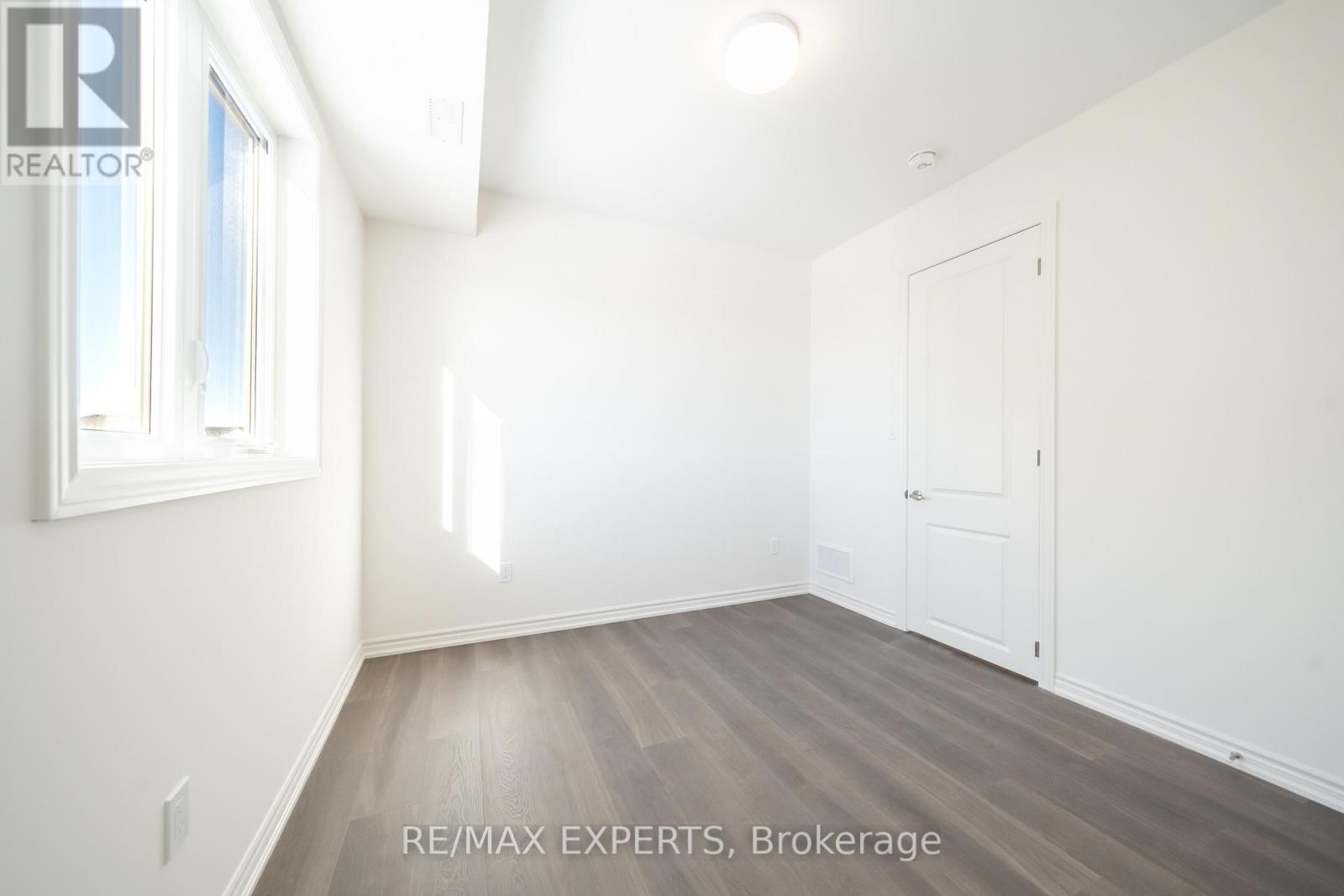 #2nd Flr - 54 Debois Street, Kawartha Lakes, Ontario  K9V 0S5 - Photo 21 - X12656446