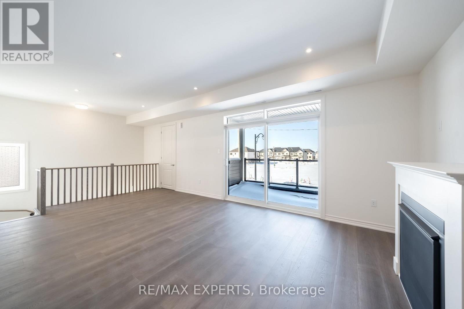 #2nd Flr - 54 Debois Street, Kawartha Lakes, Ontario  K9V 0S5 - Photo 9 - X12656446