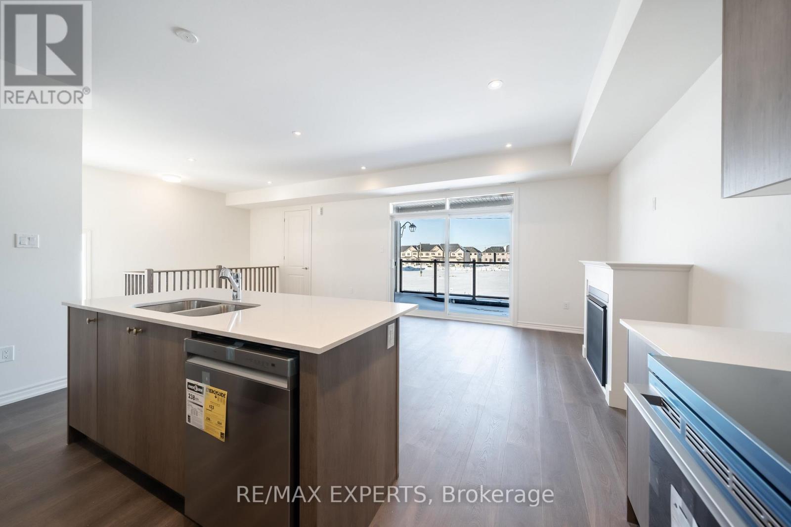 #2nd Flr - 54 Debois Street, Kawartha Lakes, Ontario  K9V 0S5 - Photo 8 - X12656446