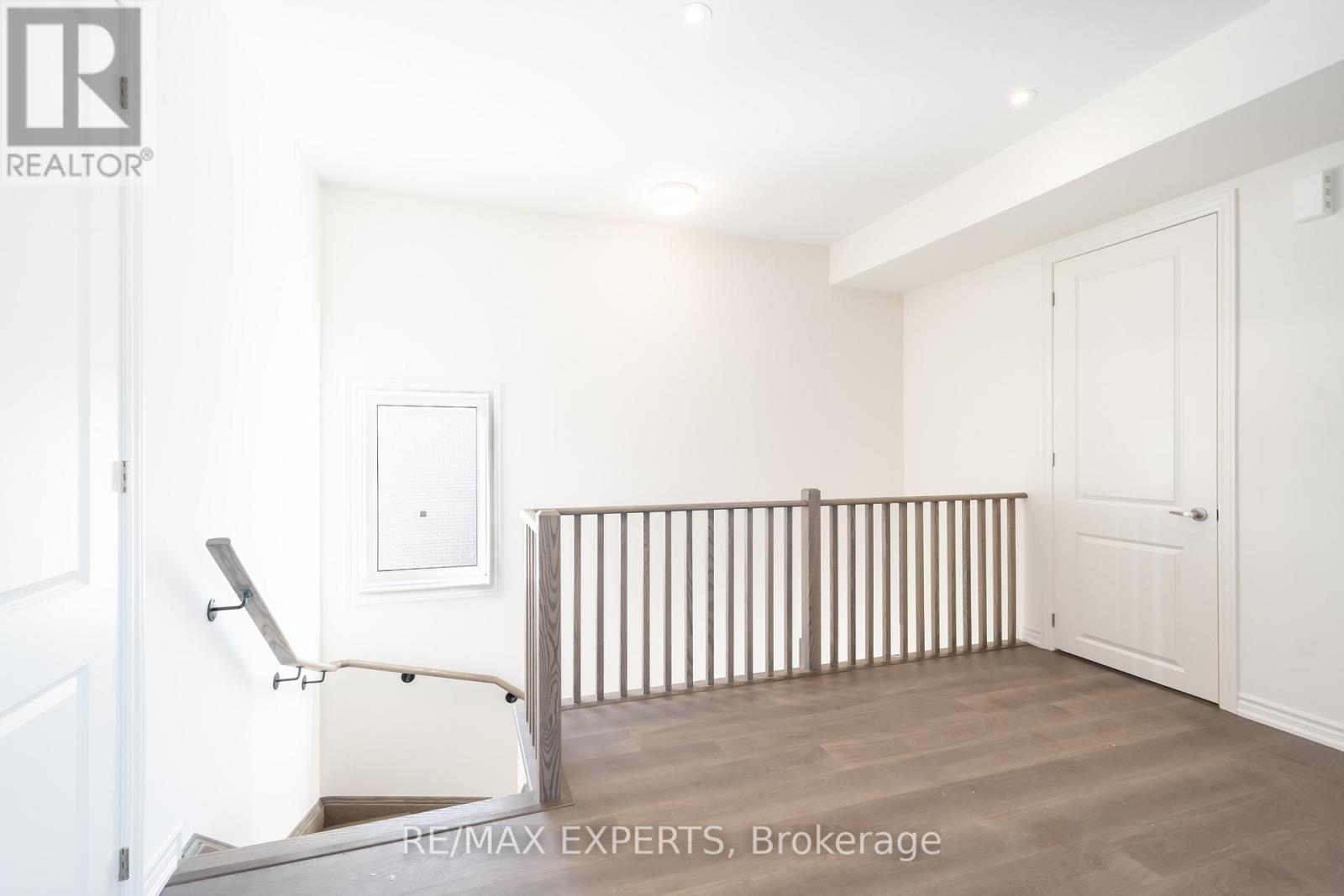 #2nd Flr - 54 Debois Street, Kawartha Lakes, Ontario  K9V 0S5 - Photo 3 - X12656446