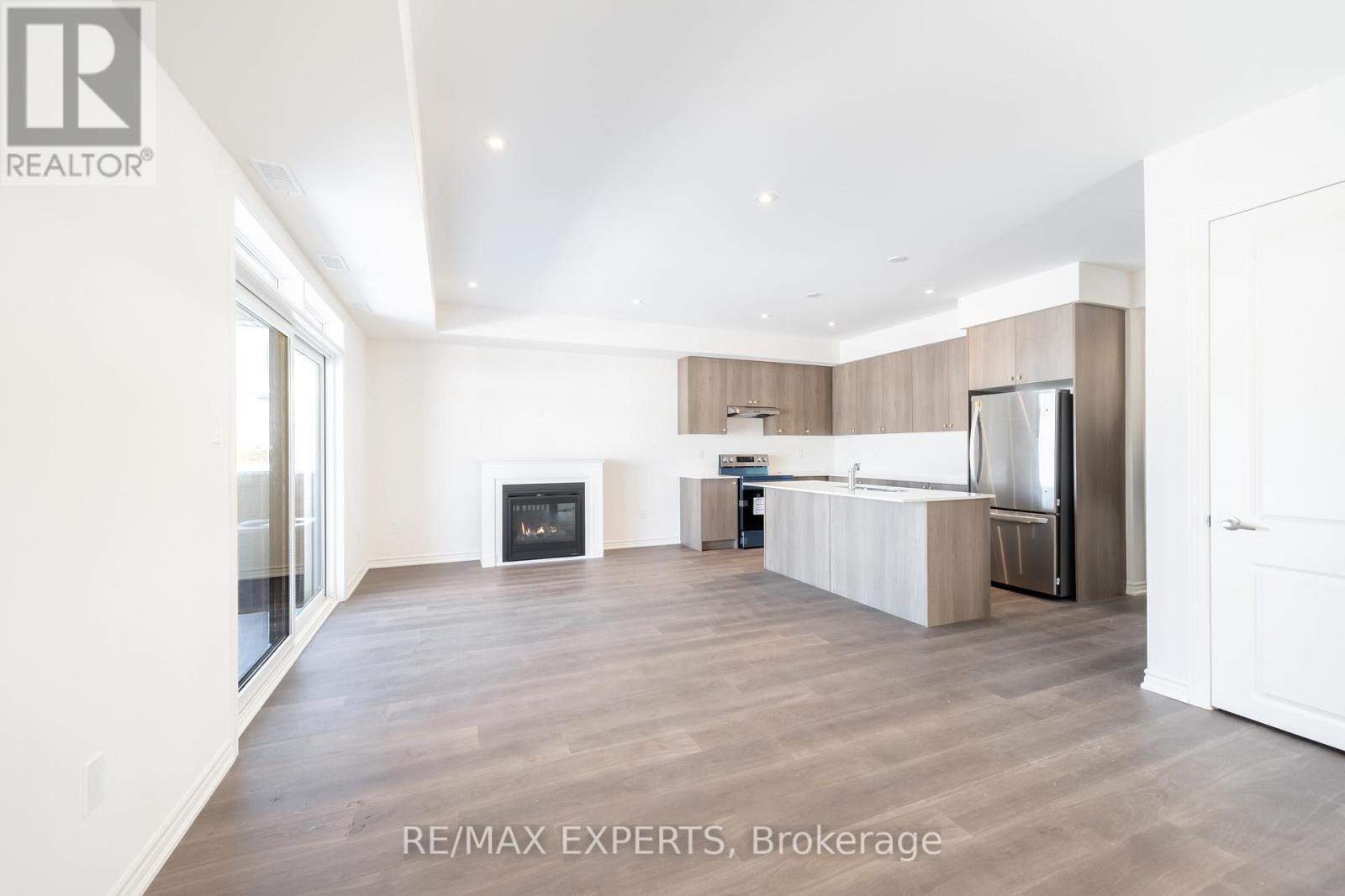 #2nd Flr - 54 Debois Street, Kawartha Lakes, Ontario  K9V 0S5 - Photo 4 - X12656446