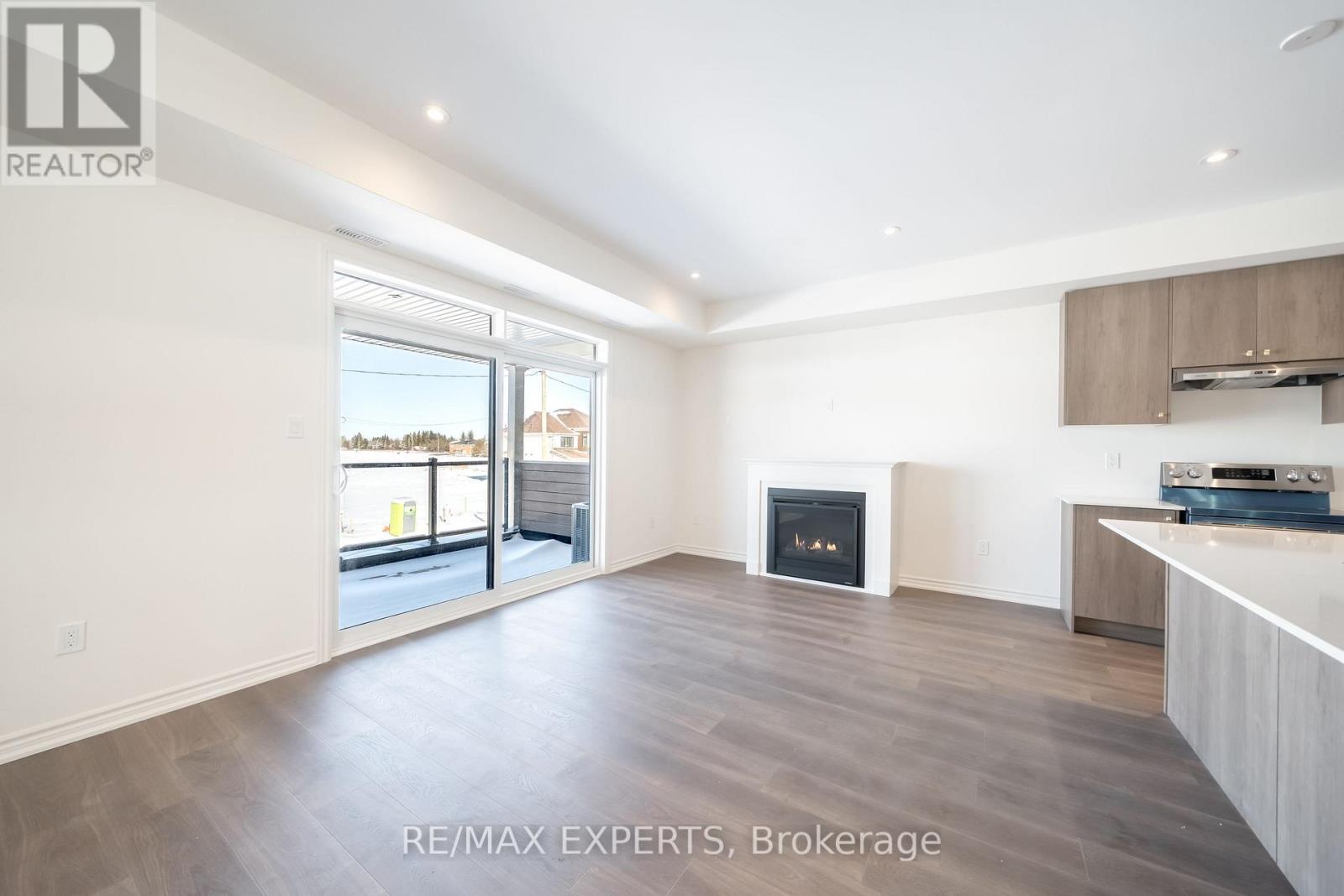 #2nd Flr - 54 Debois Street, Kawartha Lakes, Ontario  K9V 0S5 - Photo 5 - X12656446