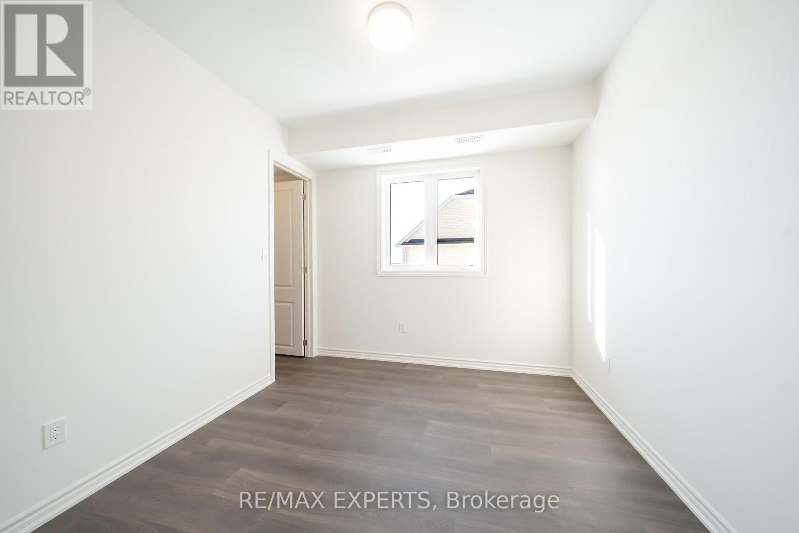 #2nd Flr - 54 Debois Street, Kawartha Lakes, Ontario  K9V 0S5 - Photo 20 - X12656446