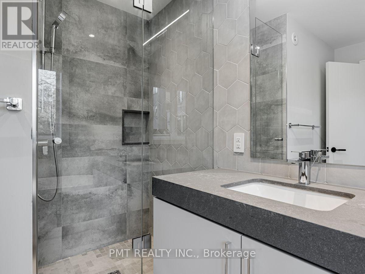 Main (Unit B) - 157 Roslin Avenue, Toronto, Ontario  M4N 1Z5 - Photo 16 - C12656758