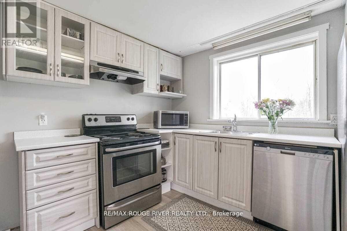 1725 Spruce Hill Road, Pickering, Ontario  L1V 1S3 - Photo 11 - E12656762