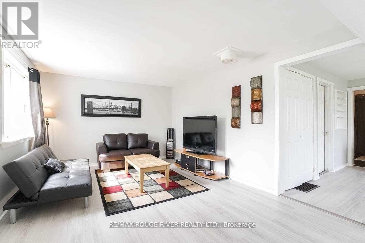 1725 Spruce Hill Road, Pickering, Ontario  L1V 1S3 - Photo 4 - E12656762