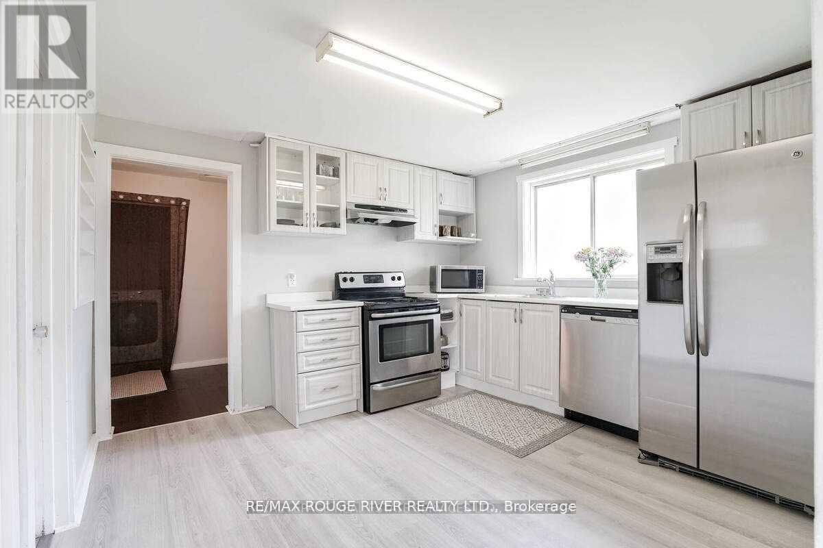 1725 Spruce Hill Road, Pickering, Ontario  L1V 1S3 - Photo 8 - E12656762