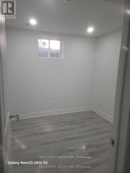 Unit 2 - 43 Herefordshire Crescent, Newmarket, Ontario  L9N 0B7 - Photo 21 - N12656724