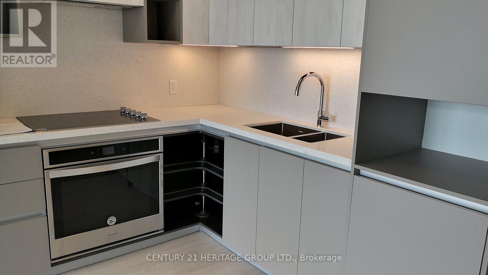 717 - 396 Highway 7 E, Richmond Hill, Ontario  L4B 0G7 - Photo 2 - N12656766