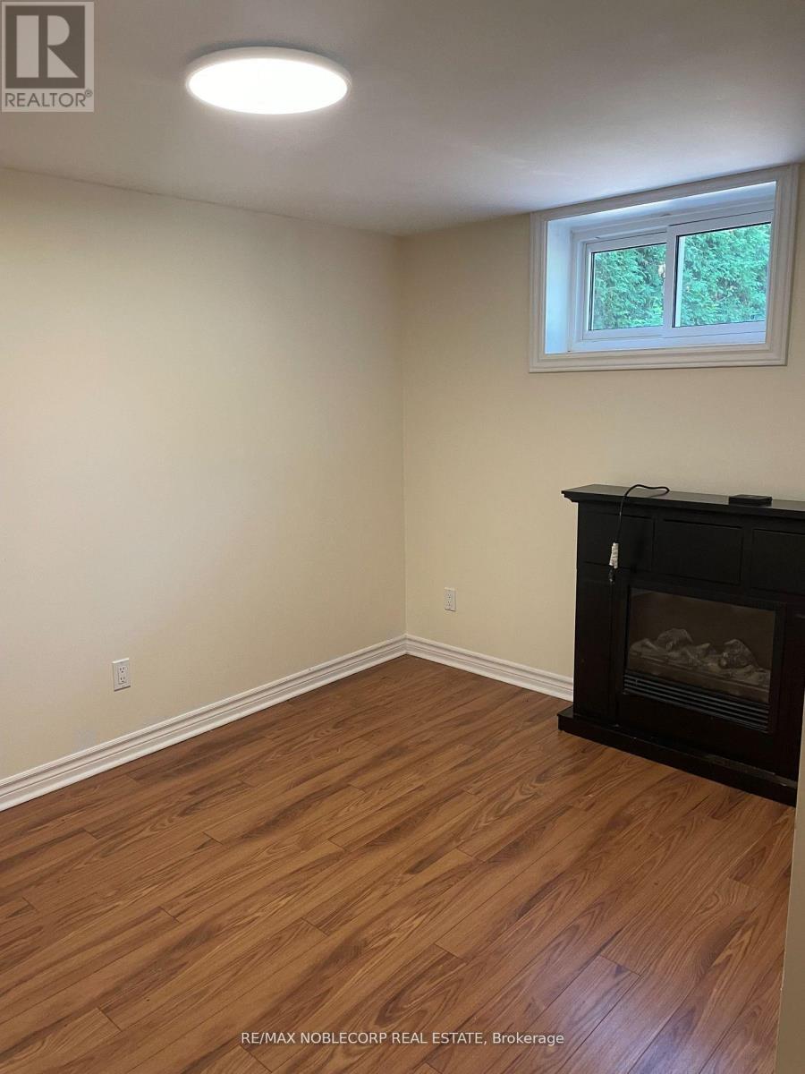 Bsmt - 166 Collings Avenue, Bradford West Gwillimbury, Ontario  L3Z 1W1 - Photo 4 - N12656786