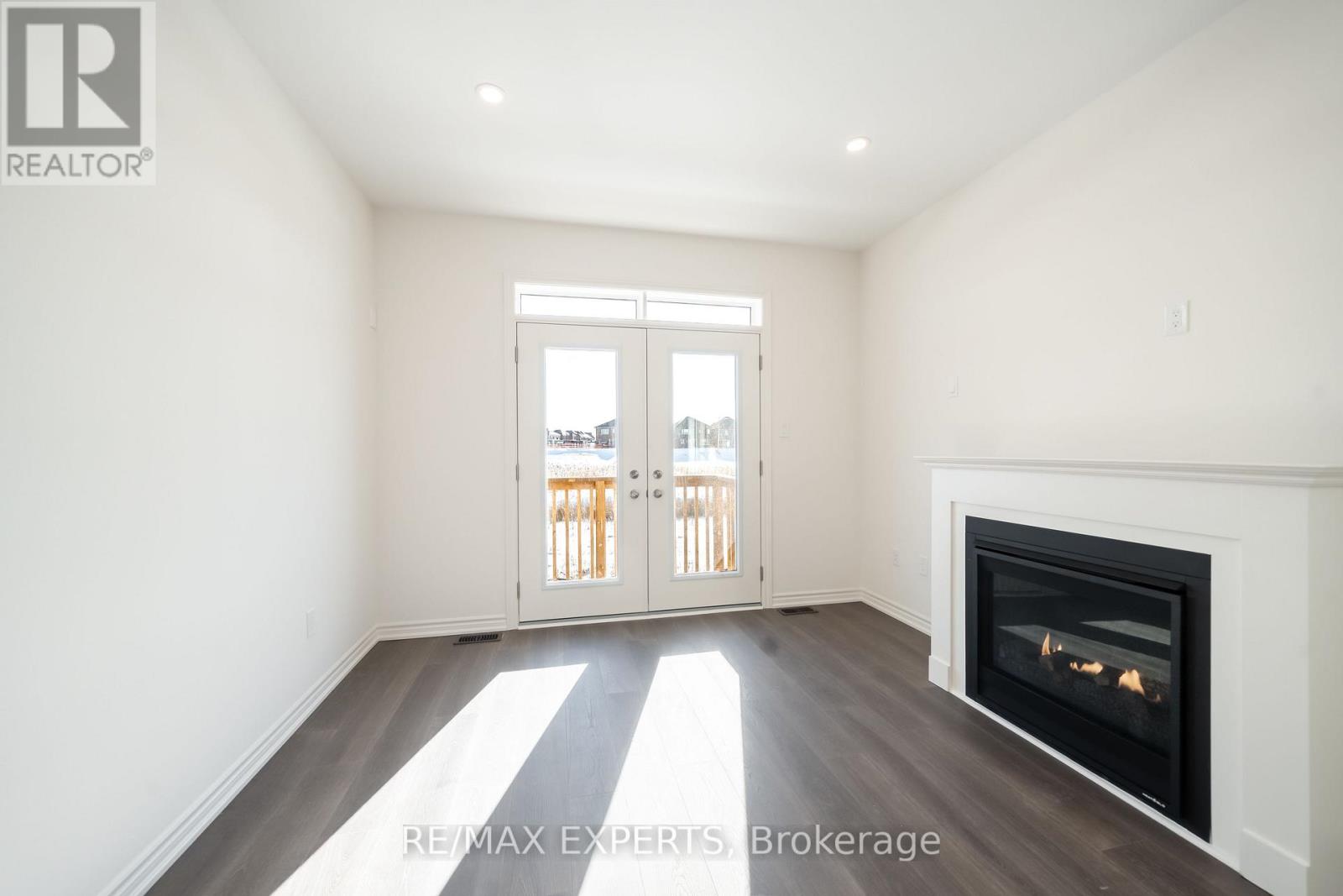 #main - 54 Debois Street, Kawartha Lakes, Ontario  K9V 0S5 - Photo 5 - X12656436