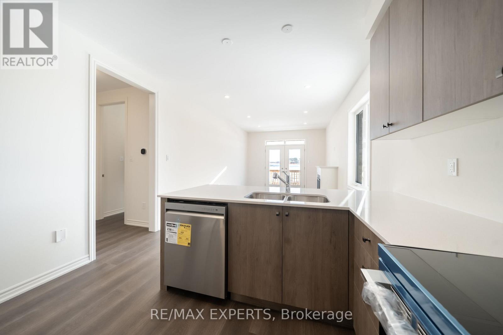 #main - 54 Debois Street, Kawartha Lakes, Ontario  K9V 0S5 - Photo 3 - X12656436