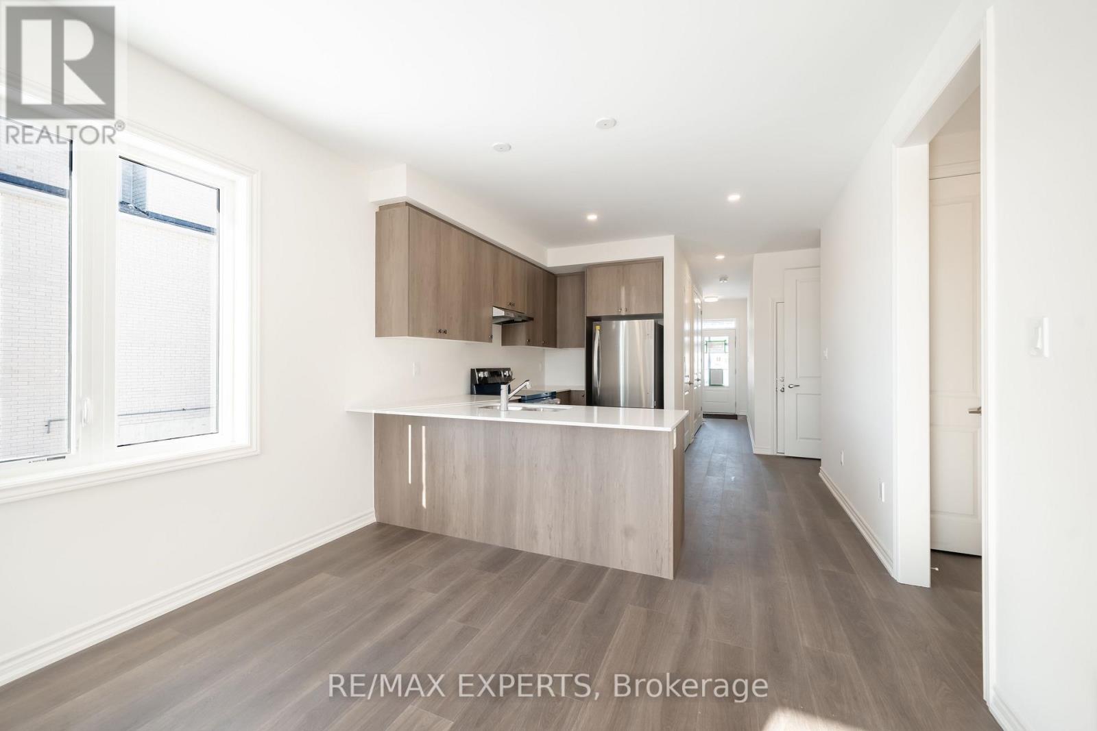 #main - 54 Debois Street, Kawartha Lakes, Ontario  K9V 0S5 - Photo 6 - X12656436