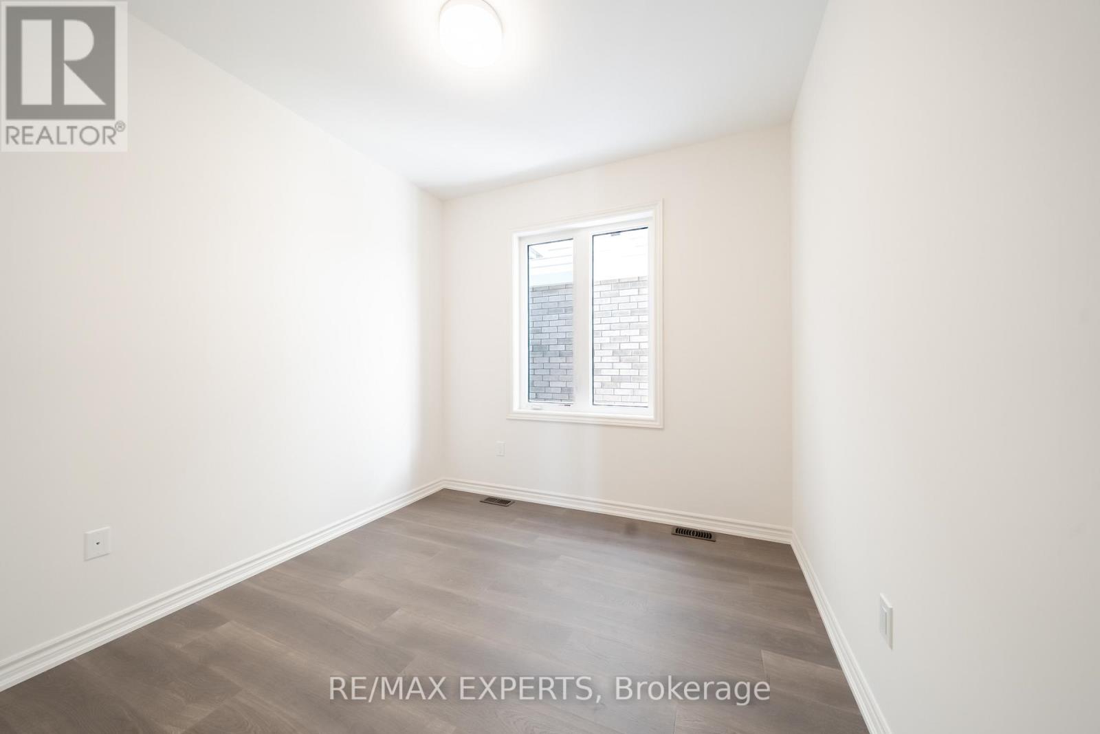 #main - 54 Debois Street, Kawartha Lakes, Ontario  K9V 0S5 - Photo 14 - X12656436