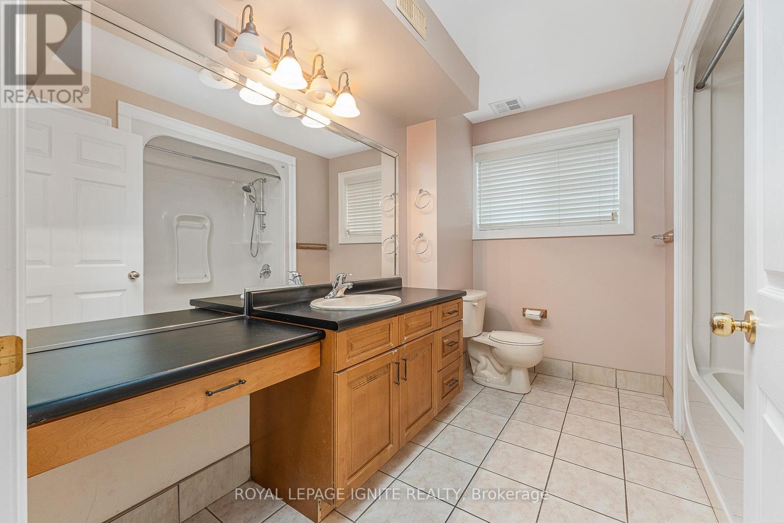 9617 Manitou Crescent, Windsor, Ontario  N8P 1H9 - Photo 43 - X12656544