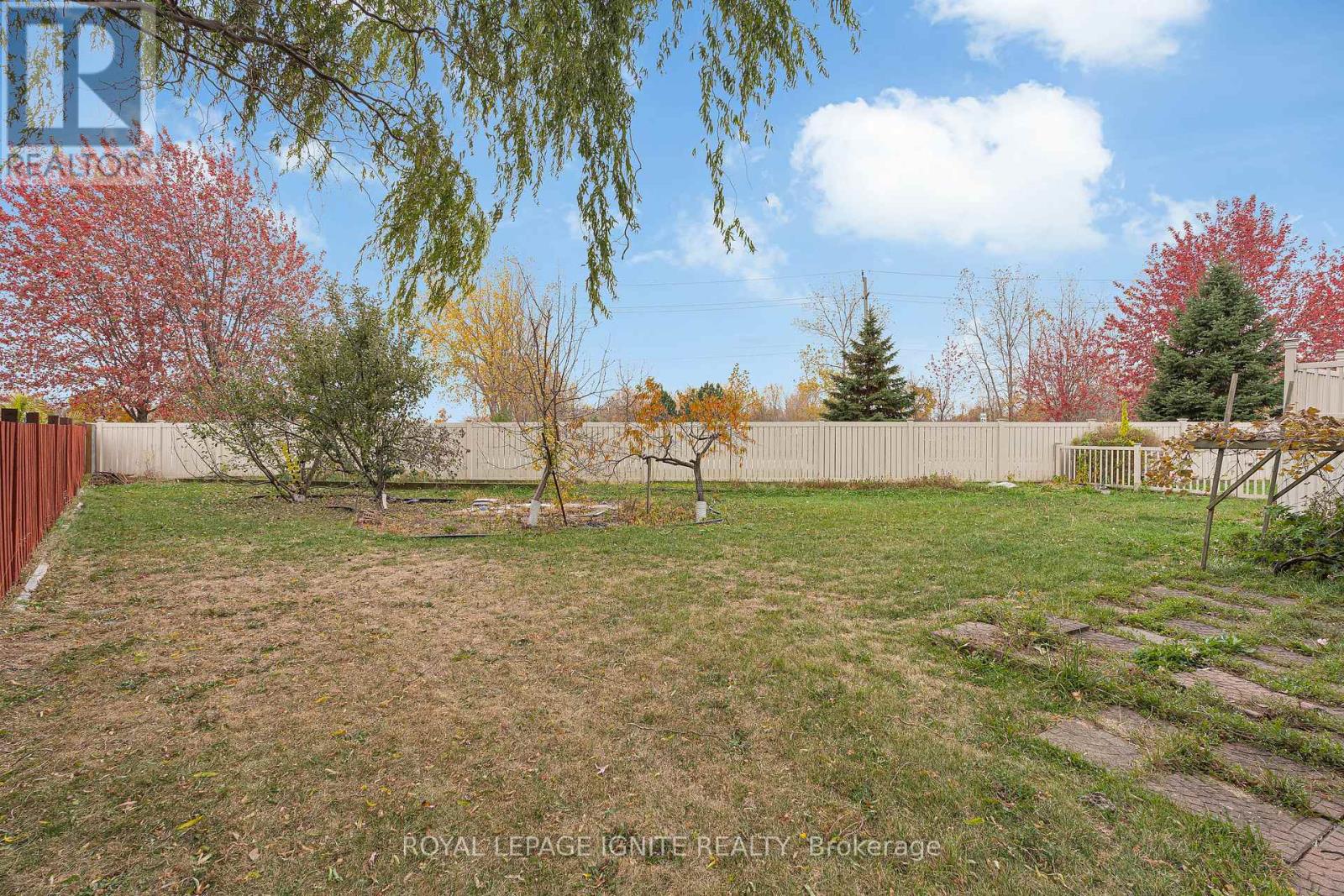 9617 Manitou Crescent, Windsor, Ontario  N8P 1H9 - Photo 9 - X12656544