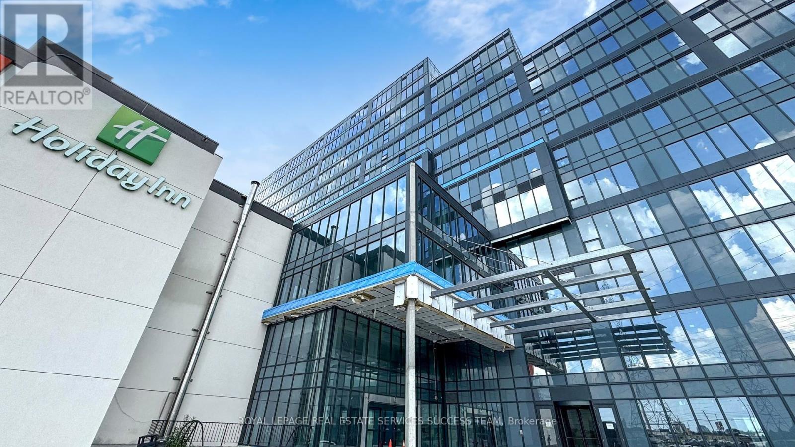 301 - 600 DIXON ROAD, Toronto, Ontario