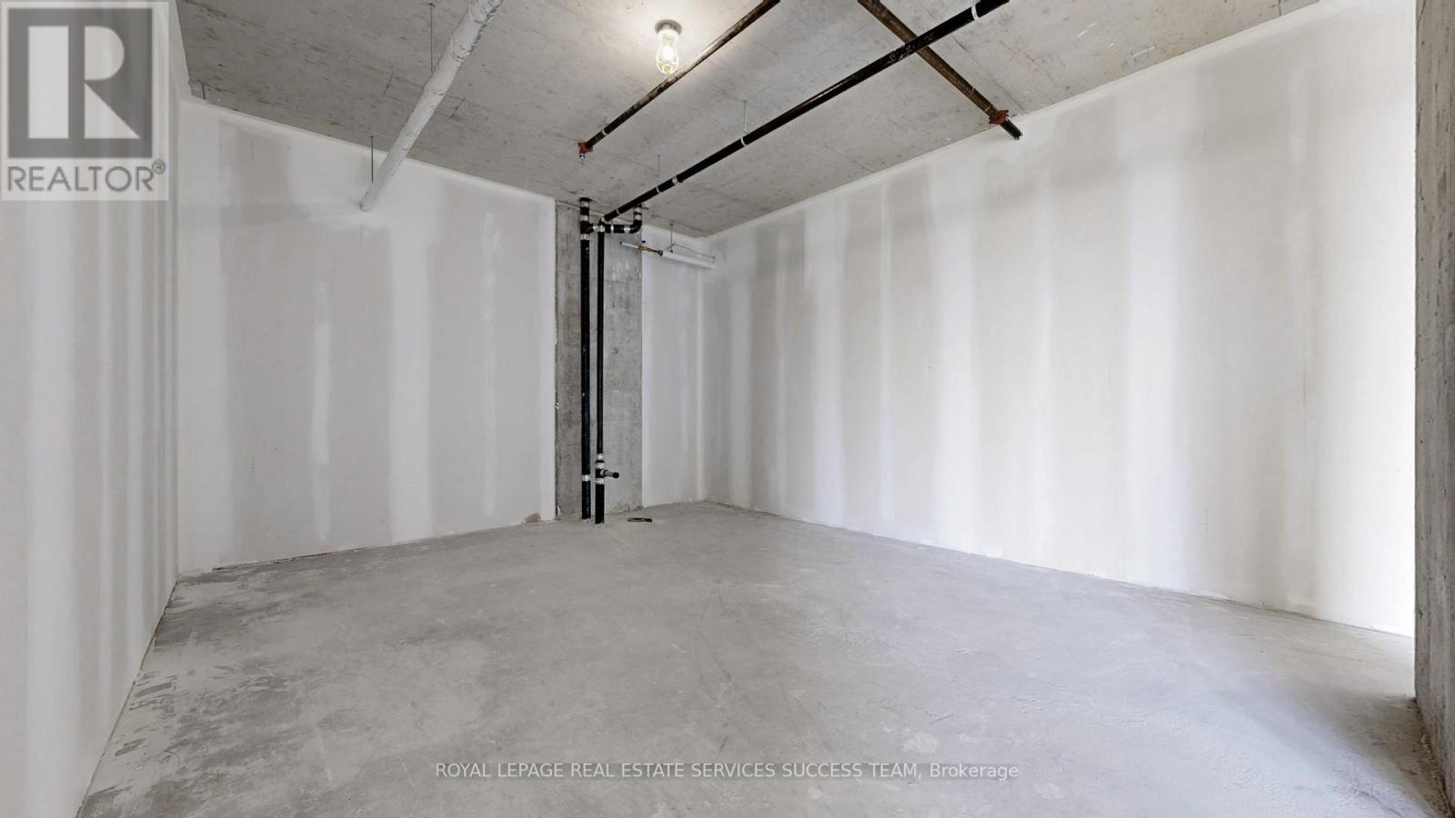 301 - 600 Dixon Road, Toronto, Ontario  M9W 1J1 - Photo 18 - W12656716