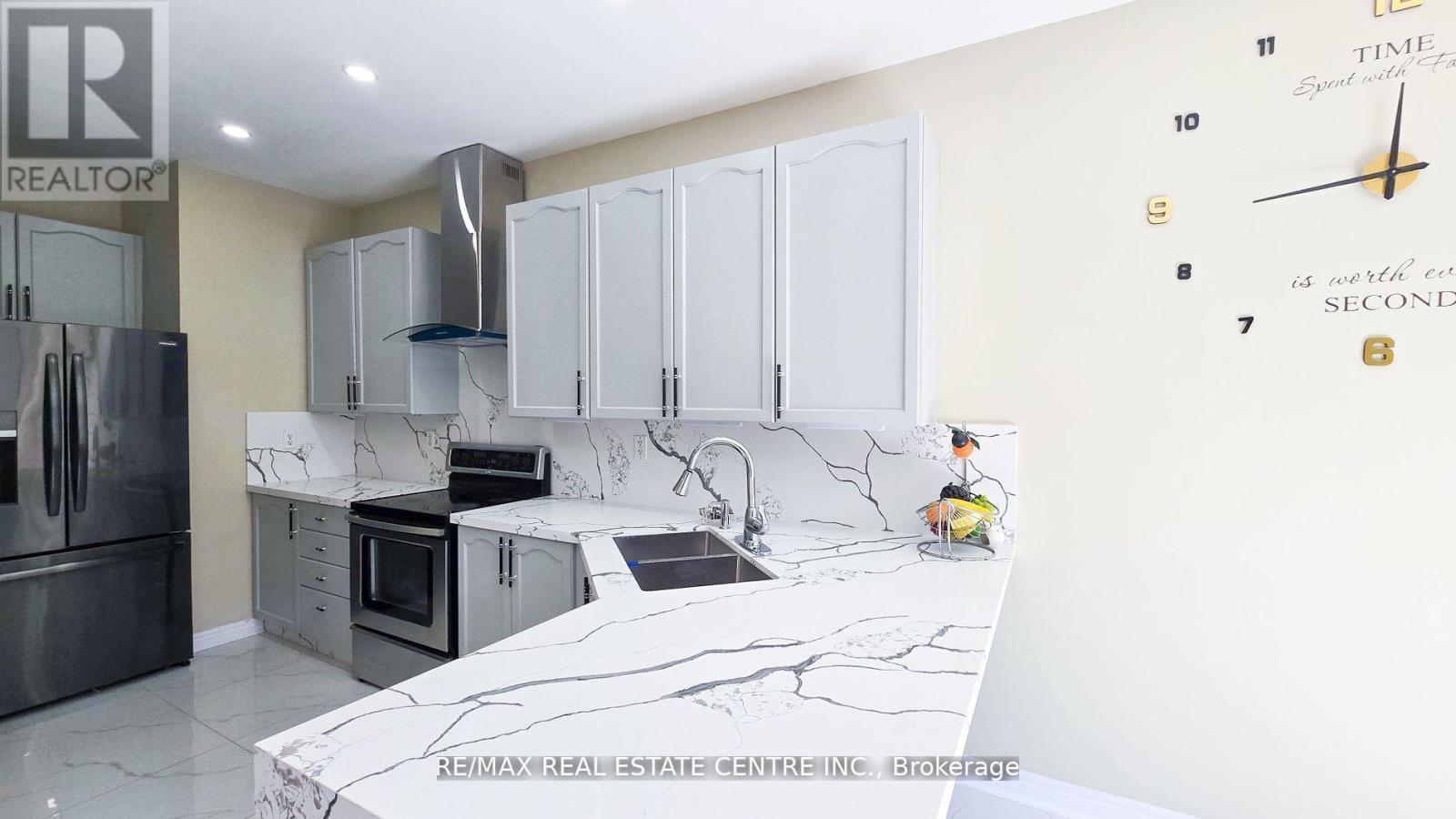 131 Seahorse Avenue, Brampton, Ontario  L6V 4N5 - Photo 11 - W12656722