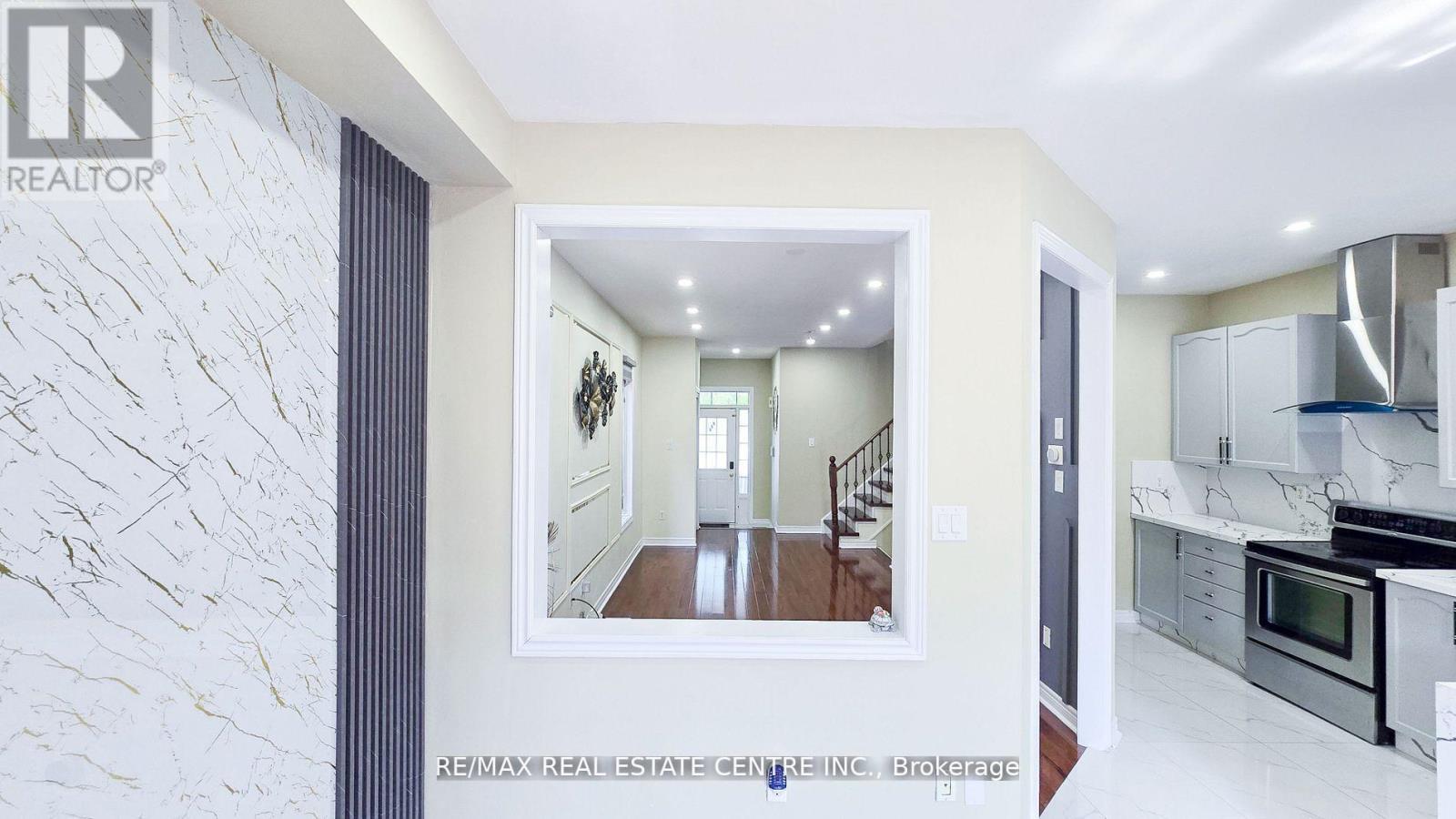 131 Seahorse Avenue, Brampton, Ontario  L6V 4N5 - Photo 8 - W12656722