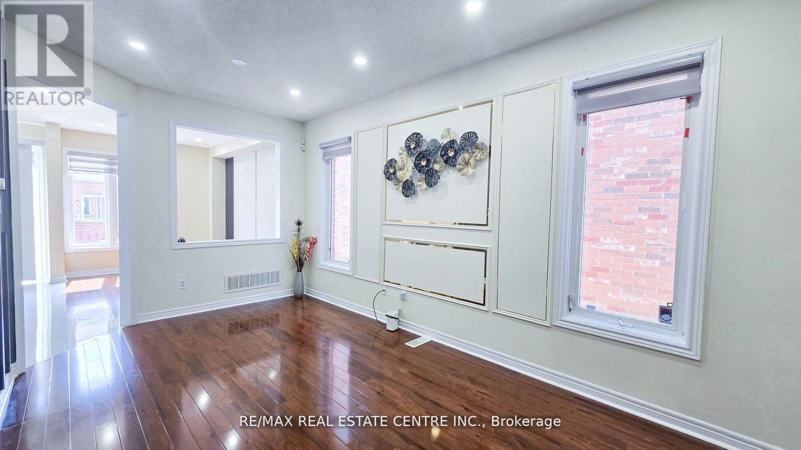 131 Seahorse Avenue, Brampton, Ontario  L6V 4N5 - Photo 9 - W12656722