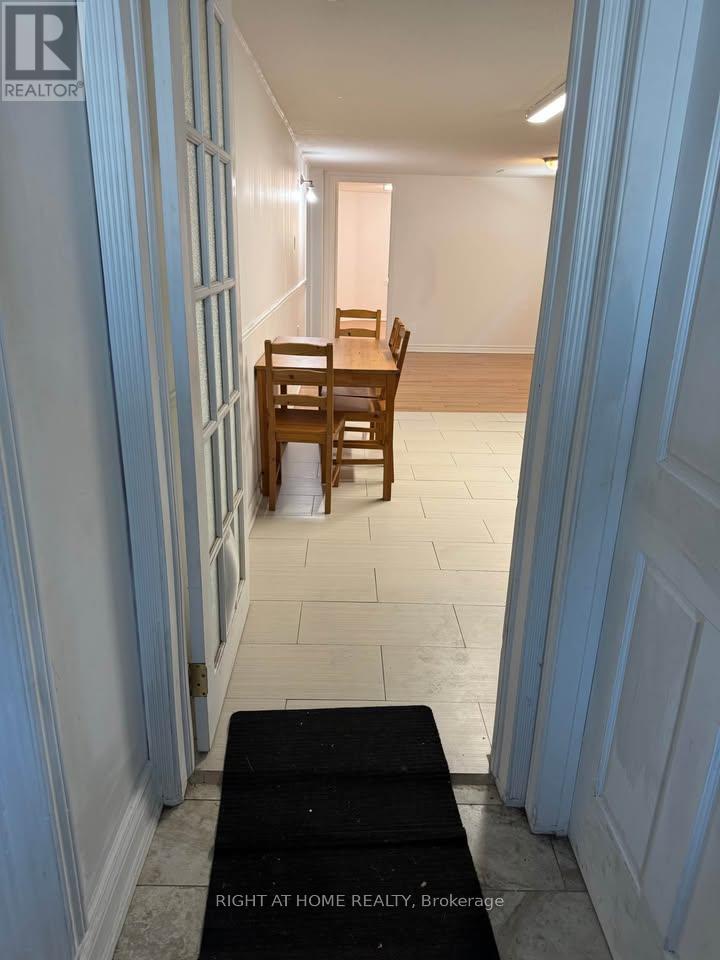 B - 190 Cabana Drive, Toronto, Ontario  M9L 1L3 - Photo 3 - W12656780