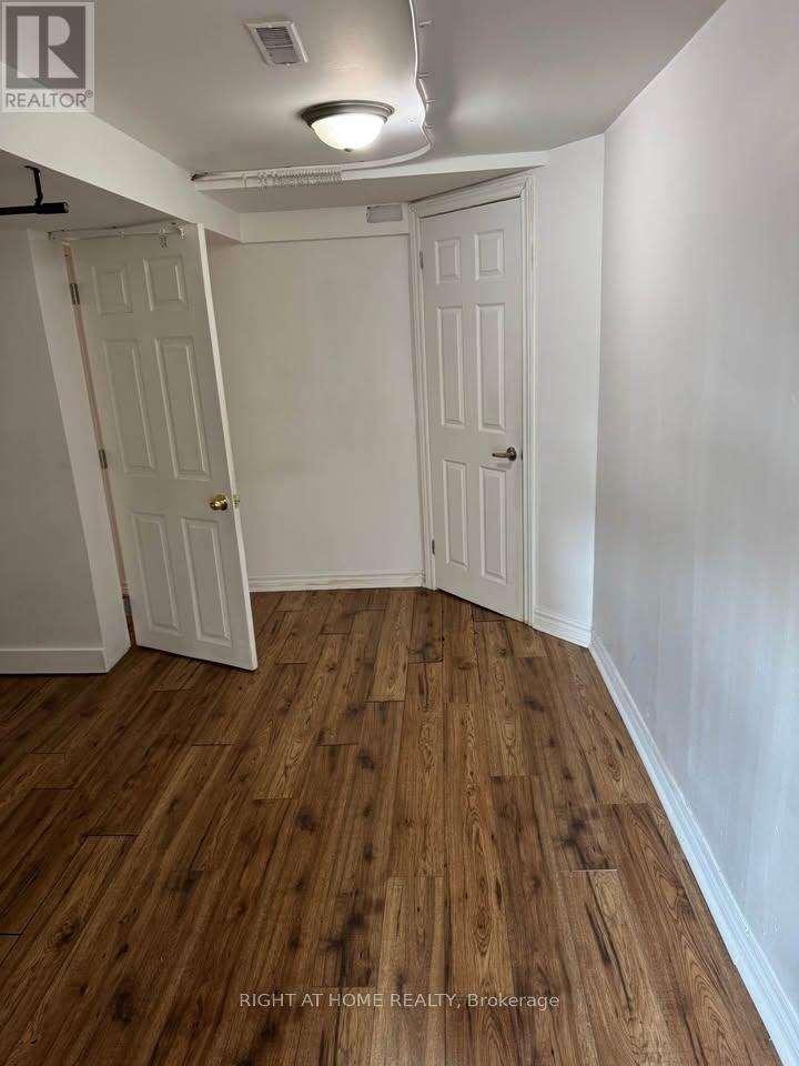 B - 190 Cabana Drive, Toronto, Ontario  M9L 1L3 - Photo 9 - W12656780