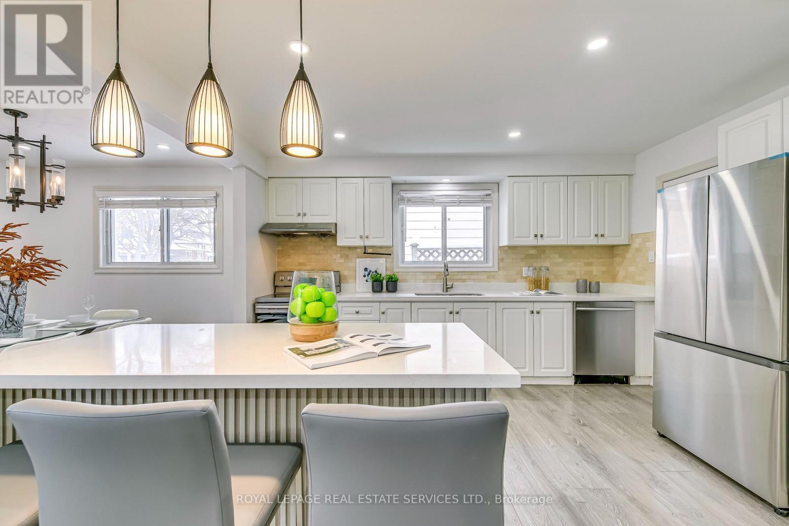 26 Miller Road, Oakville, Ontario  L6H 1J6 - Photo 11 - W12656792