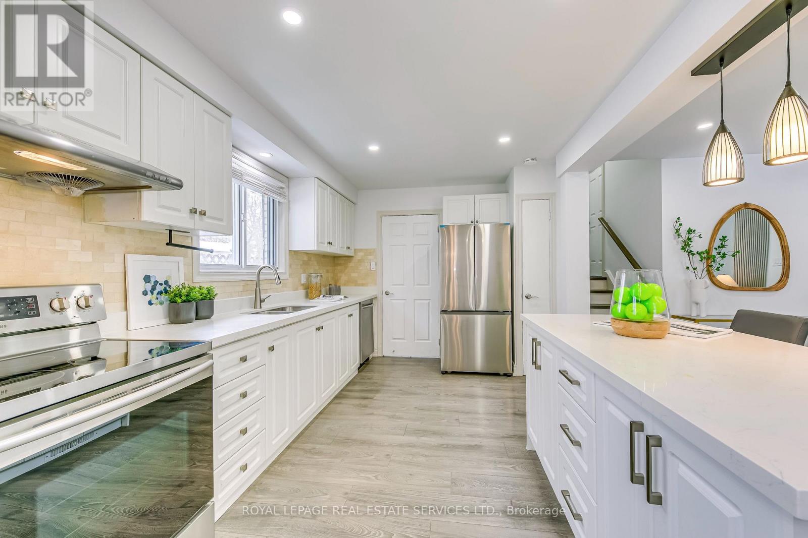 26 Miller Road, Oakville, Ontario  L6H 1J6 - Photo 12 - W12656792