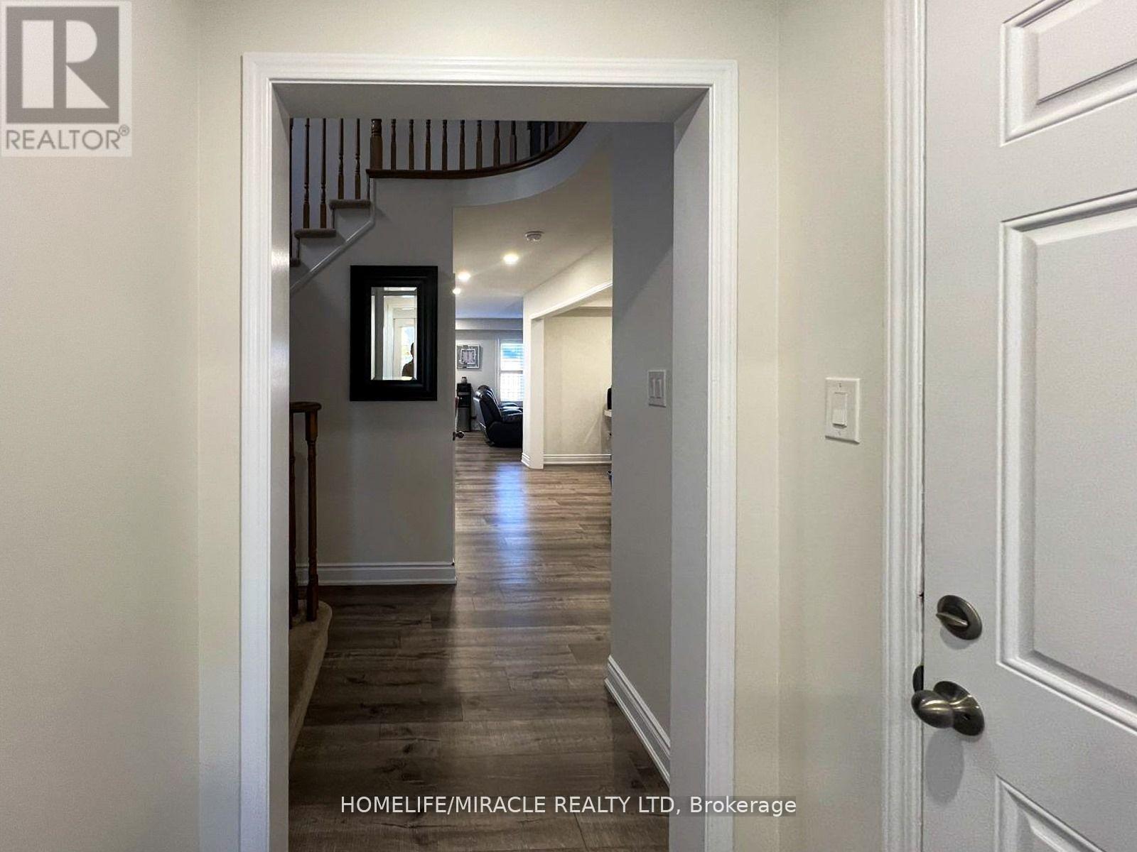 112 Gillespie Drive, Brantford, Ontario  N3T 0K2 - Photo 4 - X12656704