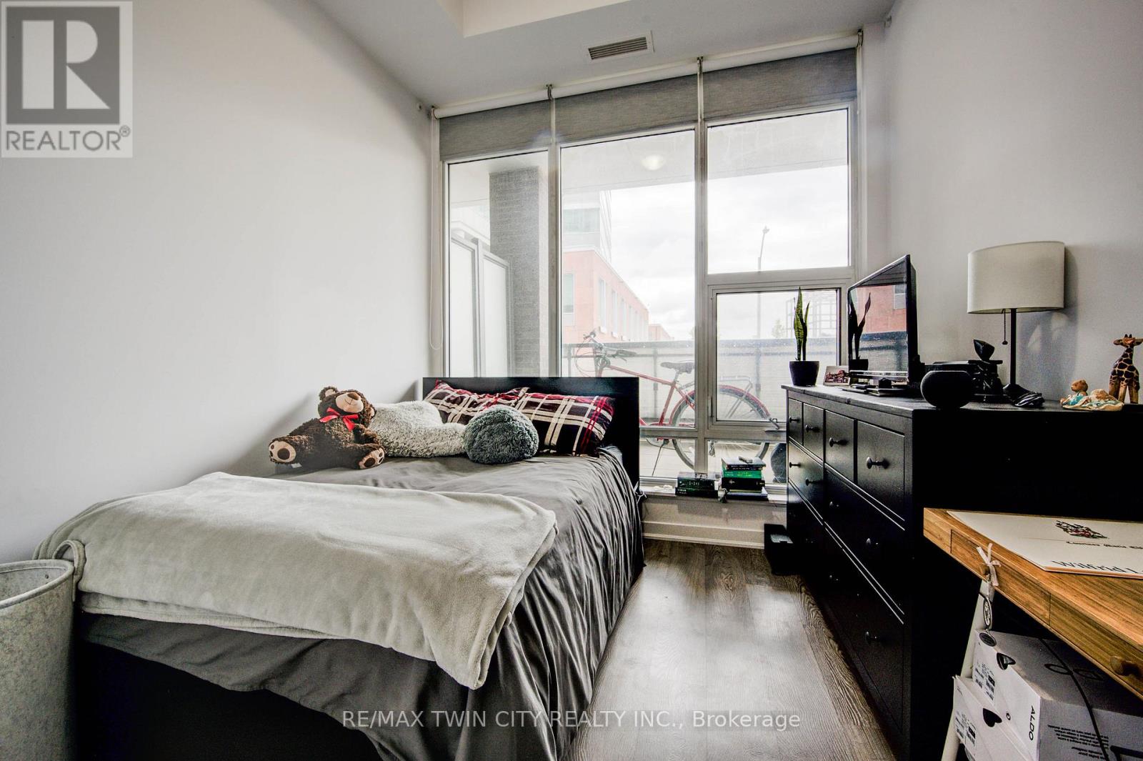 112 - 85 Duke Street, Kitchener, Ontario  N2H 0B7 - Photo 17 - X12656290